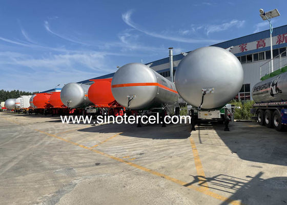 Q235 कार्बन स्टील ईंधन टैंक थोक परिवहन के लिए एक डिब्बे के साथ अर्ध-ट्रेलर